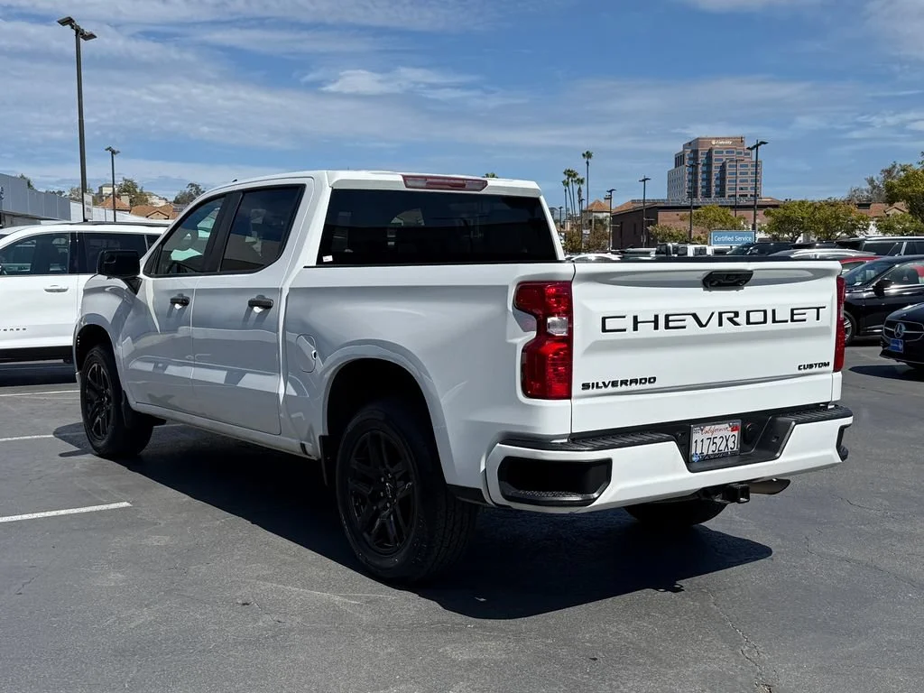Used 2023 SUMMIT WHITE Chevrolet Custom image 9