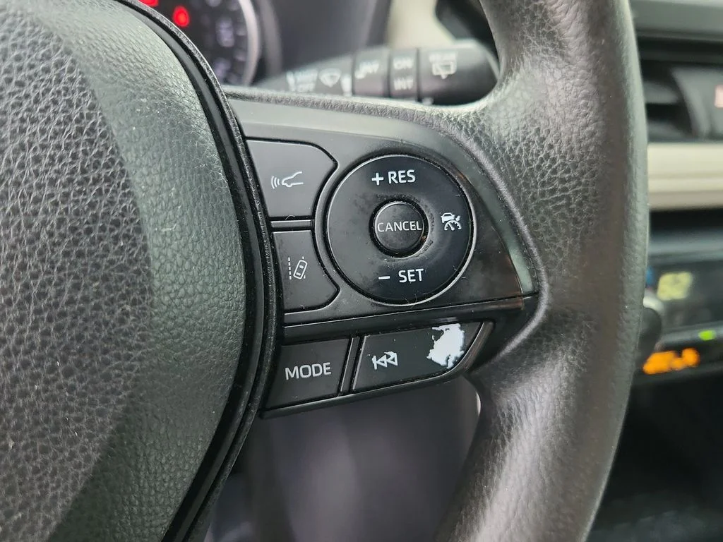 Used 2021 Silver Toyota XLE image 20