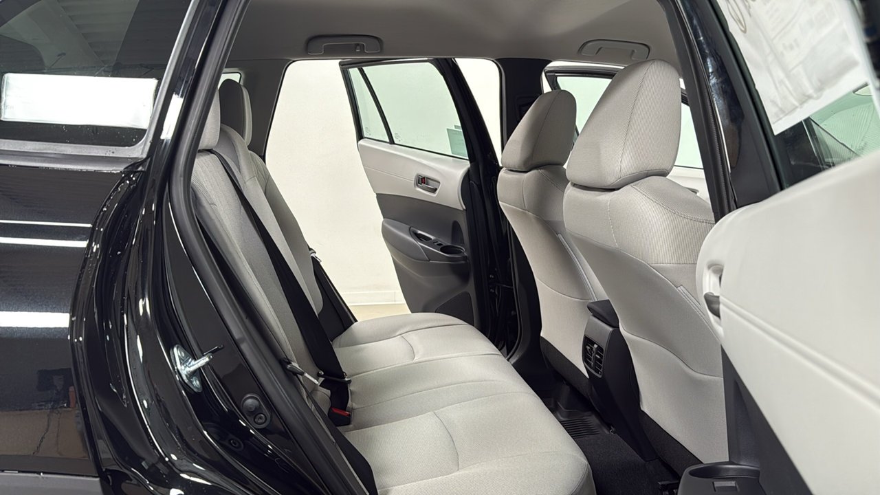 2026 Toyota Corolla Cross L - Photo 17