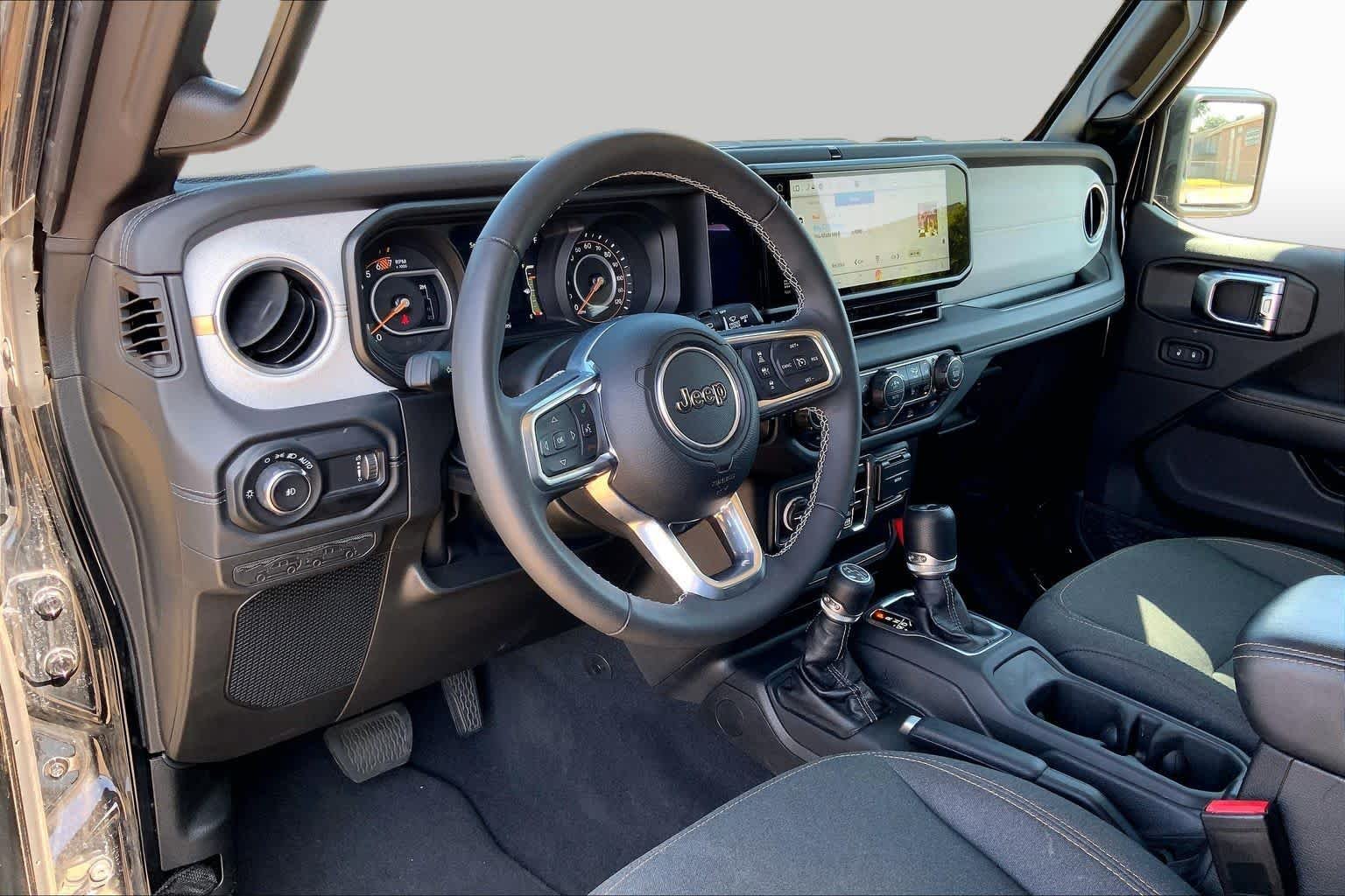 Used 2025 Black Clearcoat Jeep Sahara image 18