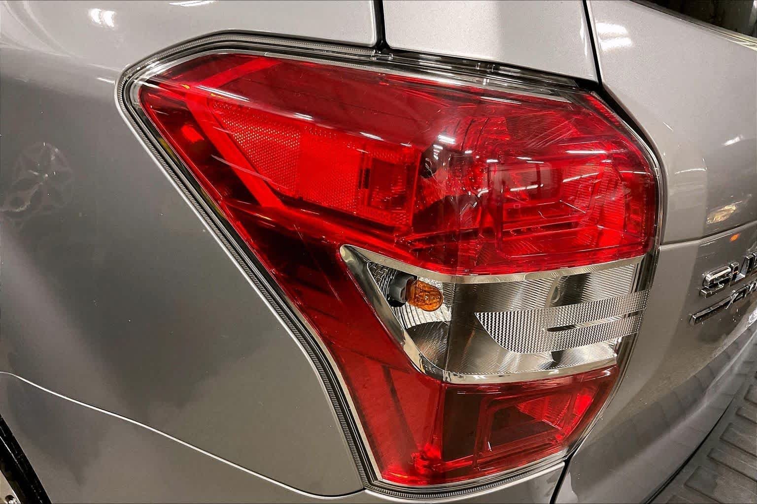 Used 2014 Ice Silver Metallic Subaru 2.5i Premium image 28