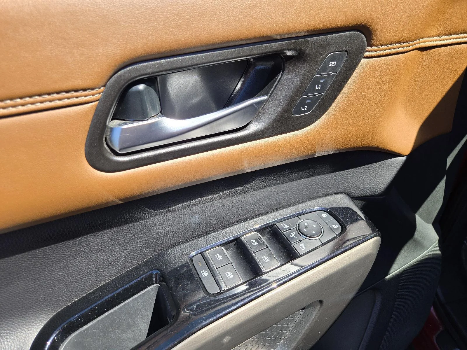 Used 2024 Scarlet Ember Nissan Platinum image 15