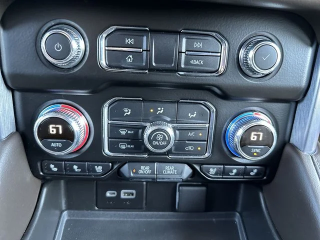 Used 2021 Black GMC SLT image 19