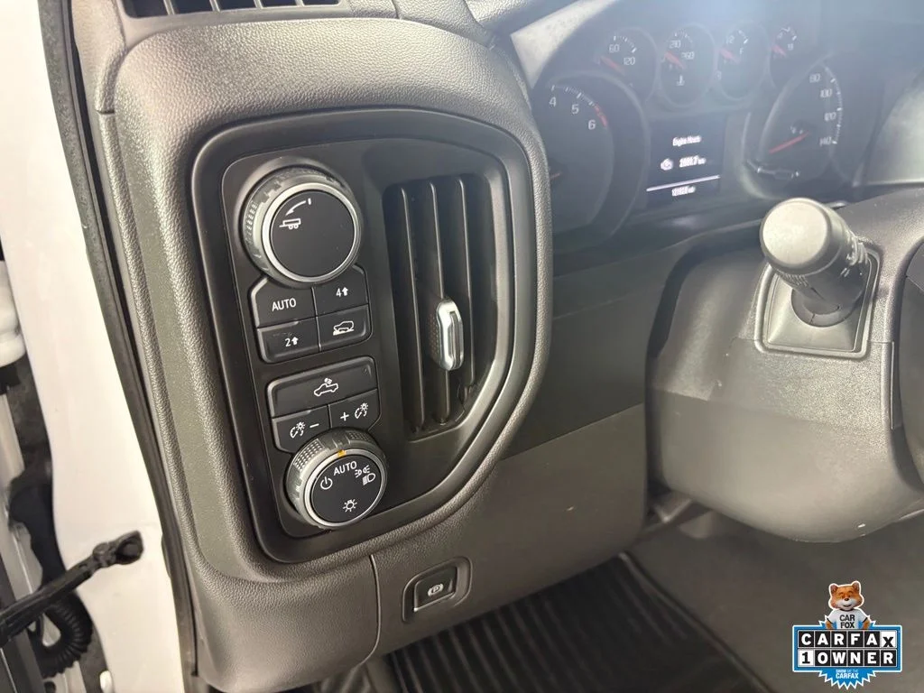 Used 2021 White Chevrolet Custom image 15