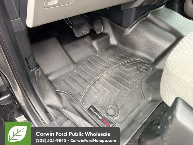 Used 2016 Gray Ford XLT image 27