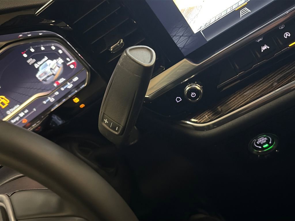 Used 2024 Summit White GMC Elevation image 26
