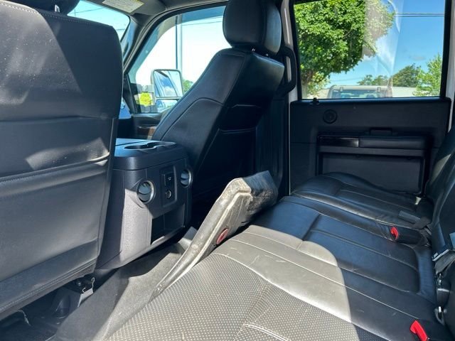 Used 2015 White Platinum Clearcoat Metallic Ford Platinum image 18