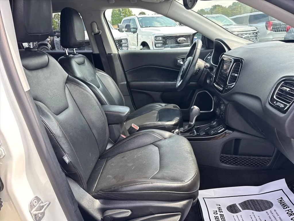 Used 2018 White Clearcoat Jeep Limited image 12