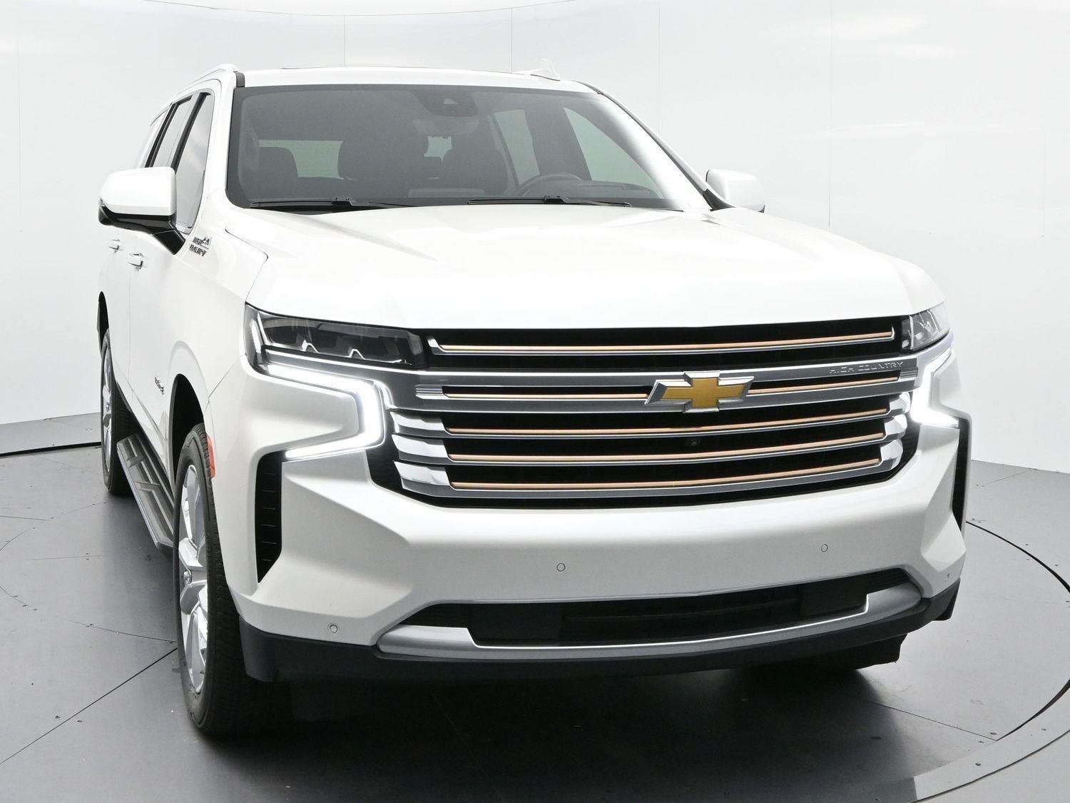 Used 2024 Iridescent Pearl Tricoat Chevrolet High Country image 2