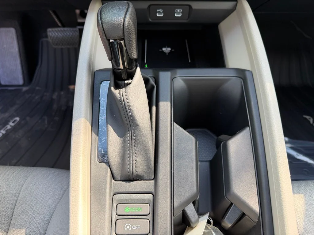 New 2026 Platinum White Pearl Honda LX image 22