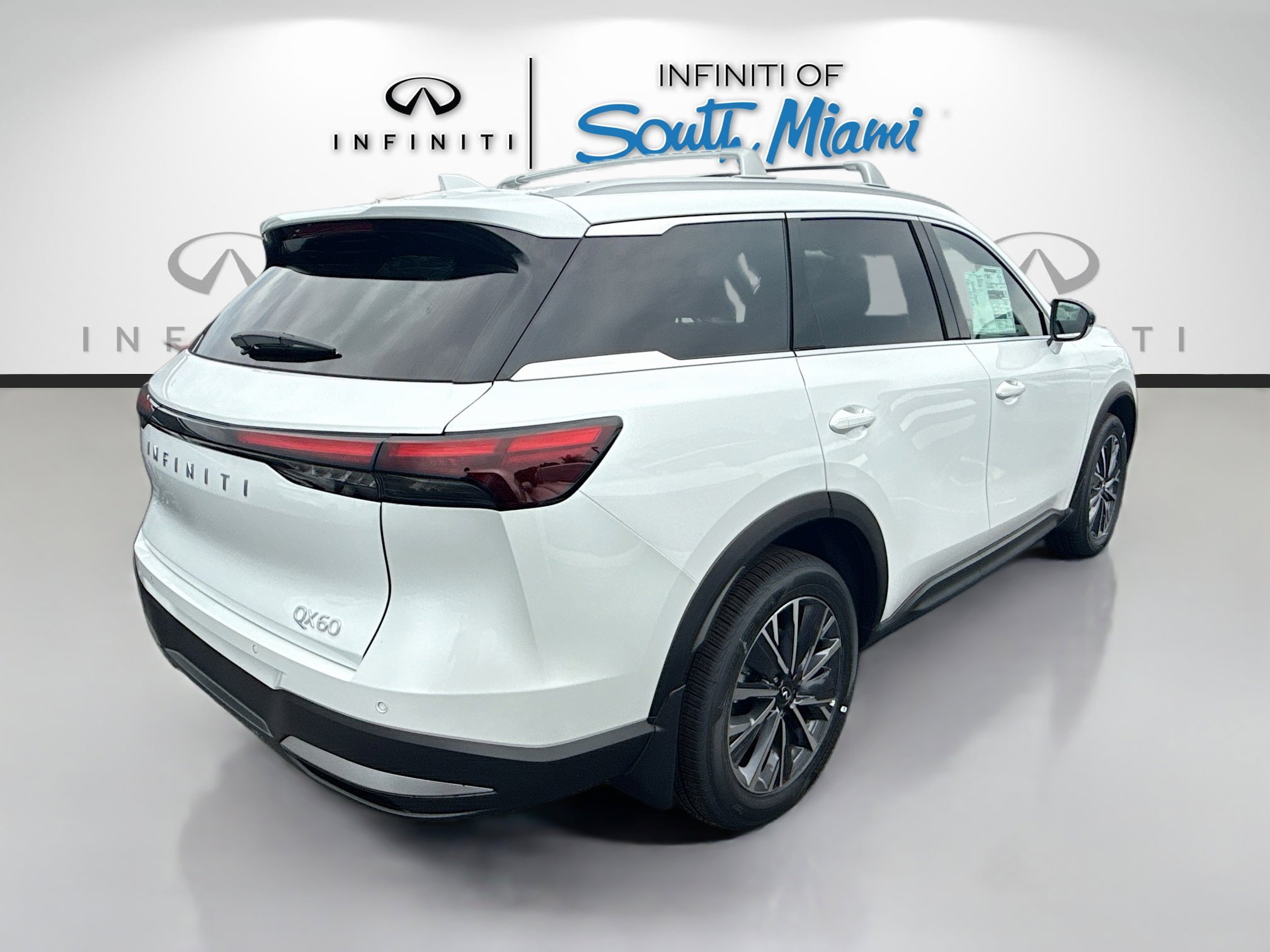 New 2027 RADIANT WHITE INFINITI Luxe FWD image 7