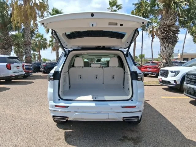 New 2026 Iridescent White Tricoat Buick Avenir image 6