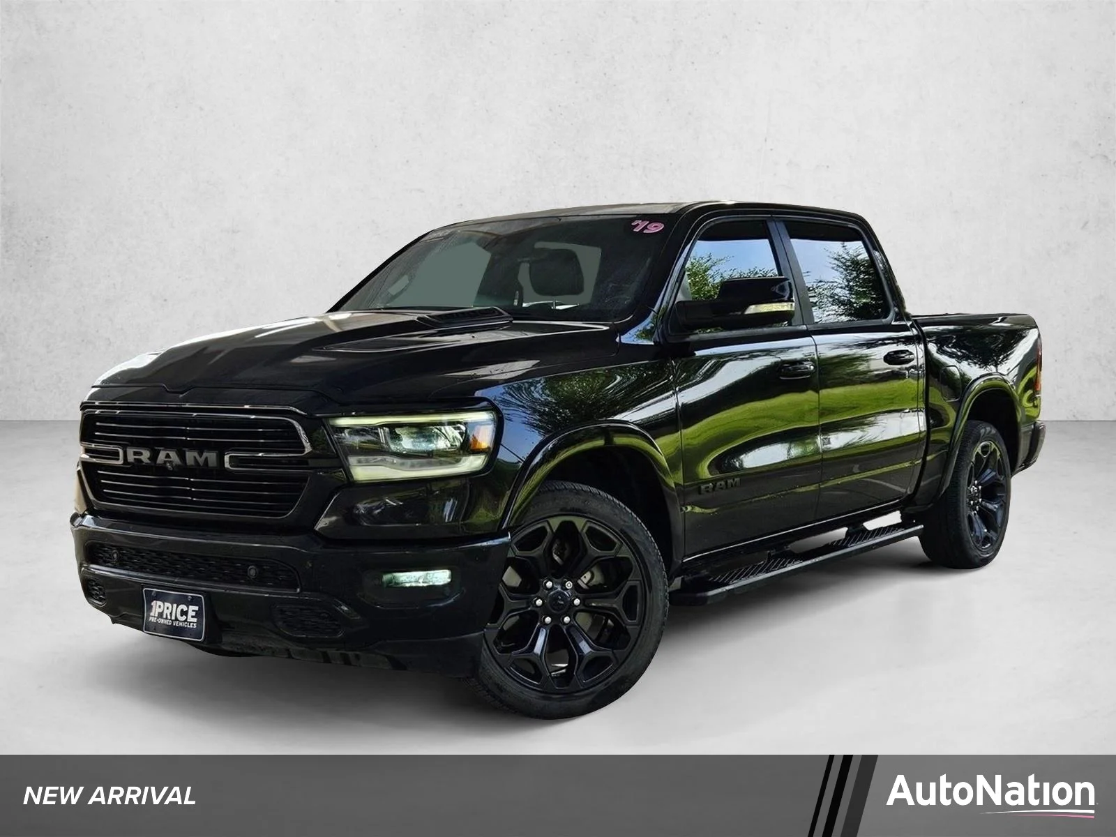 2019 RAM 1500 Laramie 4x4 Crew Cab 5'7's photo