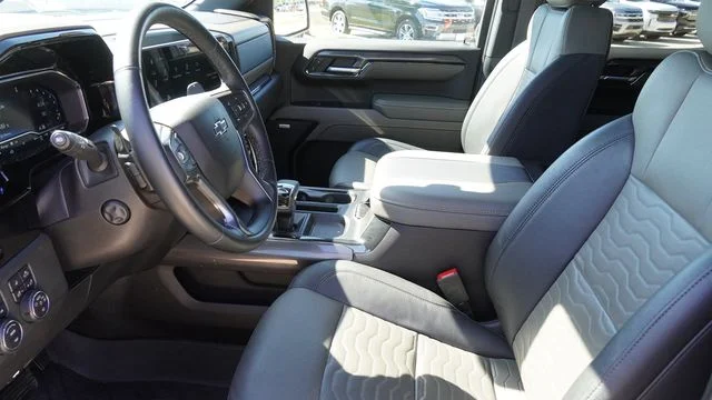 Used 2024 White Chevrolet ZR2 image 20