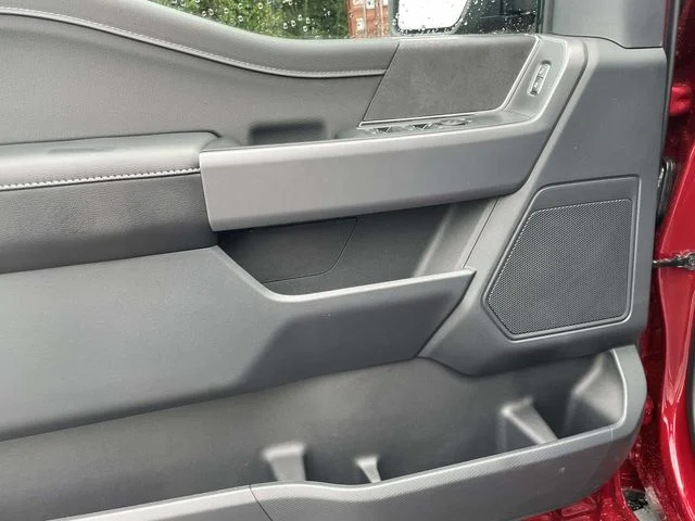 New 2026 Ruby Red Metallic Tinted Clearcoat Ford XLT image 13
