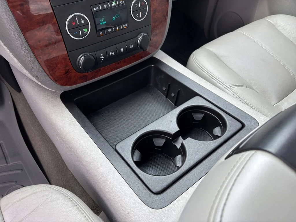 Used 2011 White Chevrolet LTZ image 29