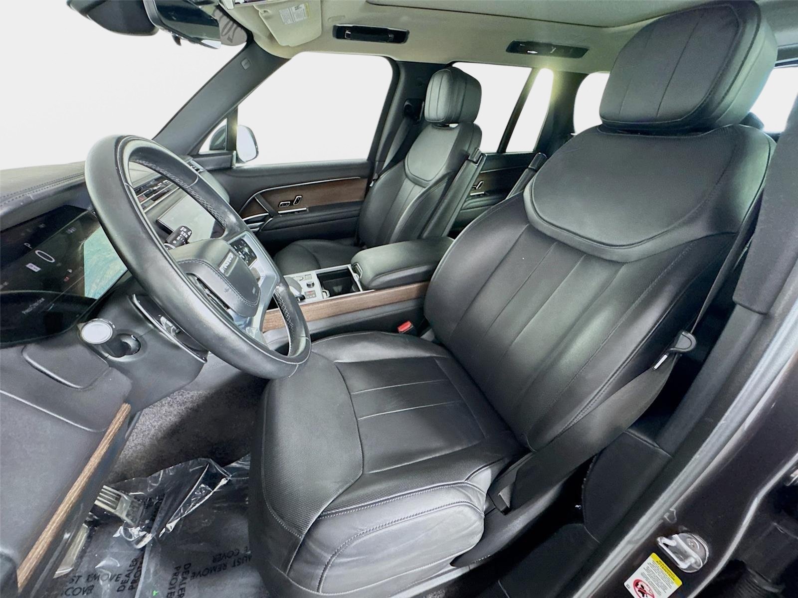 Used 2023 Charente Gray Premium Metallic Land Rover SE image 11