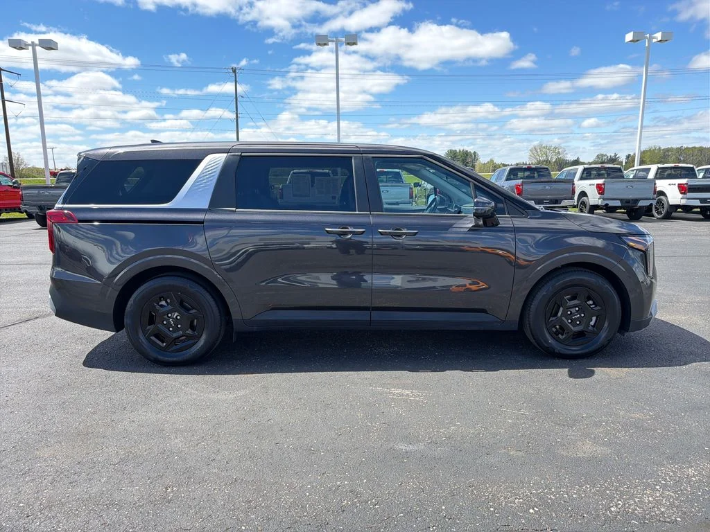 Used 2025 Gray Kia LXS image 6