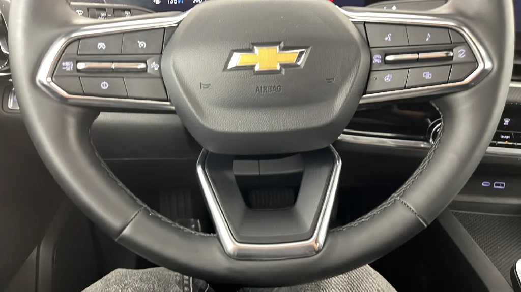 Used 2025 Gray Chevrolet LT image 24
