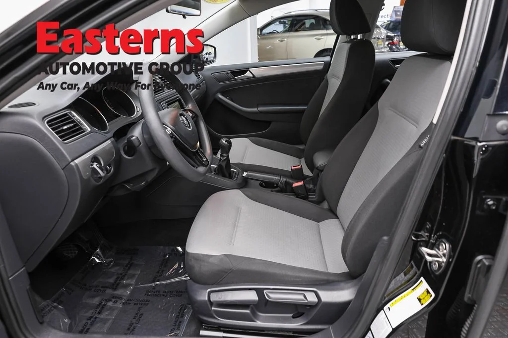 Used 2017 Black Volkswagen 1.4T S image 14