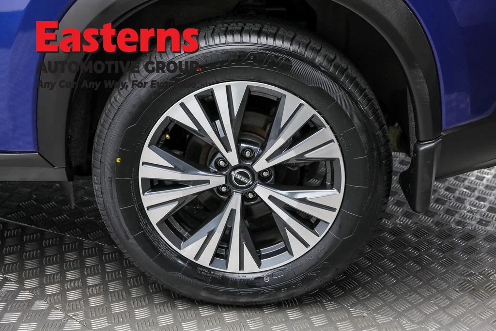 Used 2023 Blue Nissan SV image 8