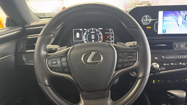 Used 2023 White Lexus 350 Luxury image 21