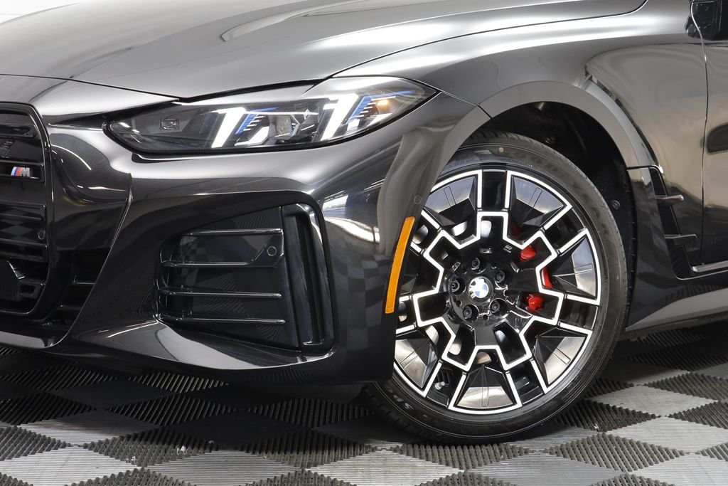New 2026 Black Sapphire Metallic BMW M60 image 4