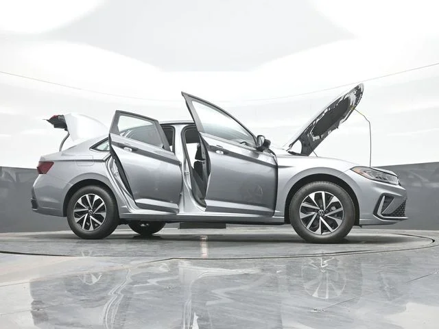 New 2026 Silver Volkswagen 1.5T S image 31