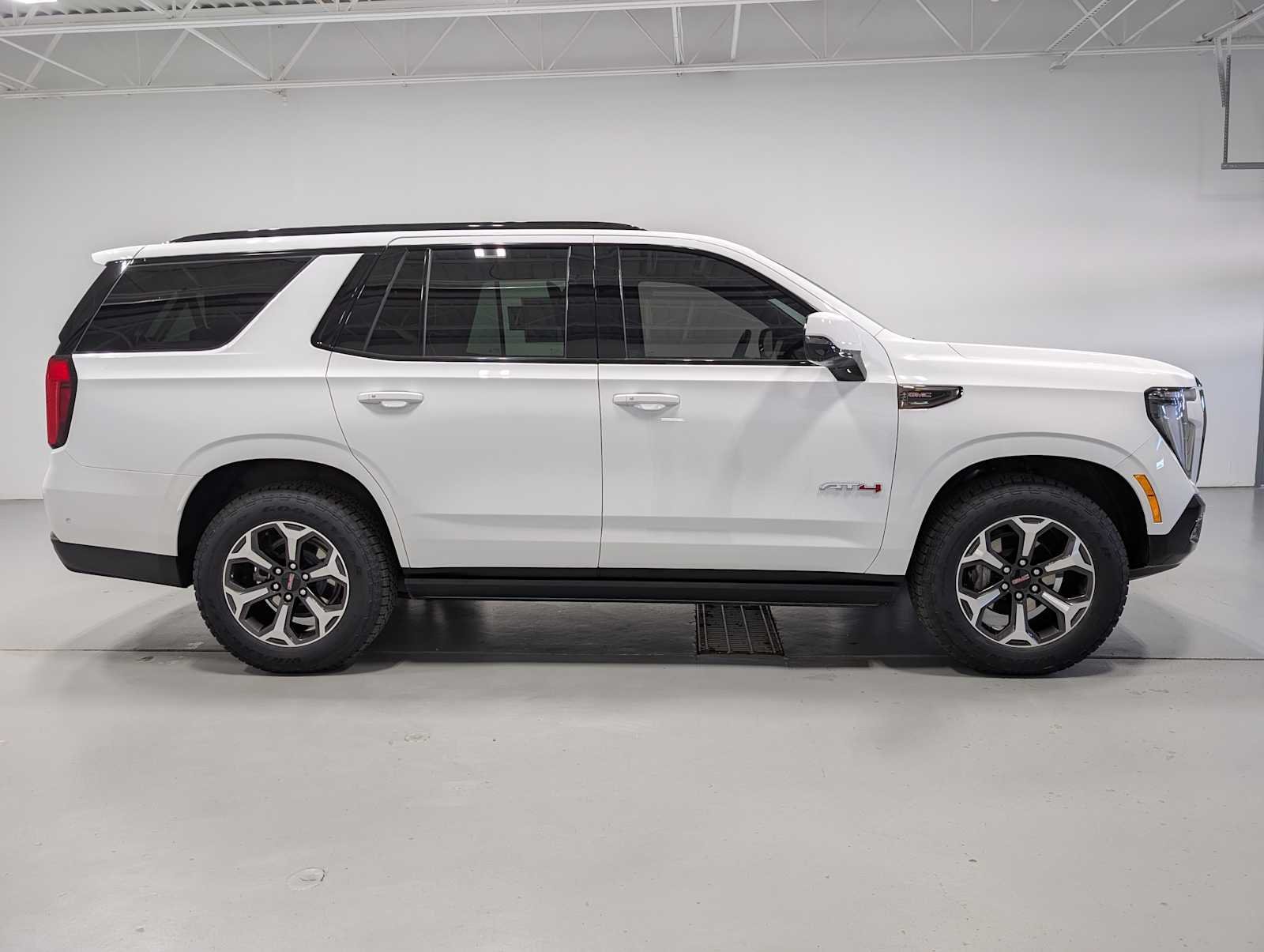Used 2025 Summit White GMC AT4 Ultimate image 7