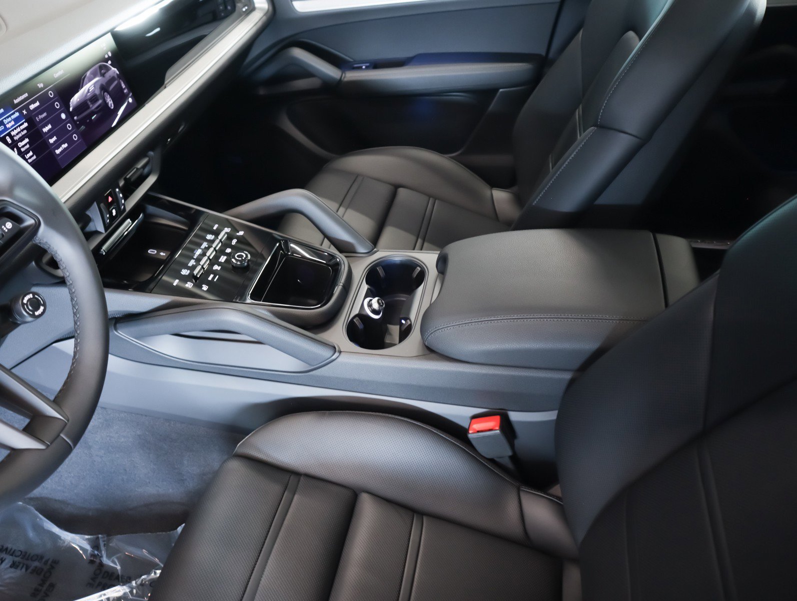 2026 Porsche Cayenne Coup E-Hybrid - Photo 18