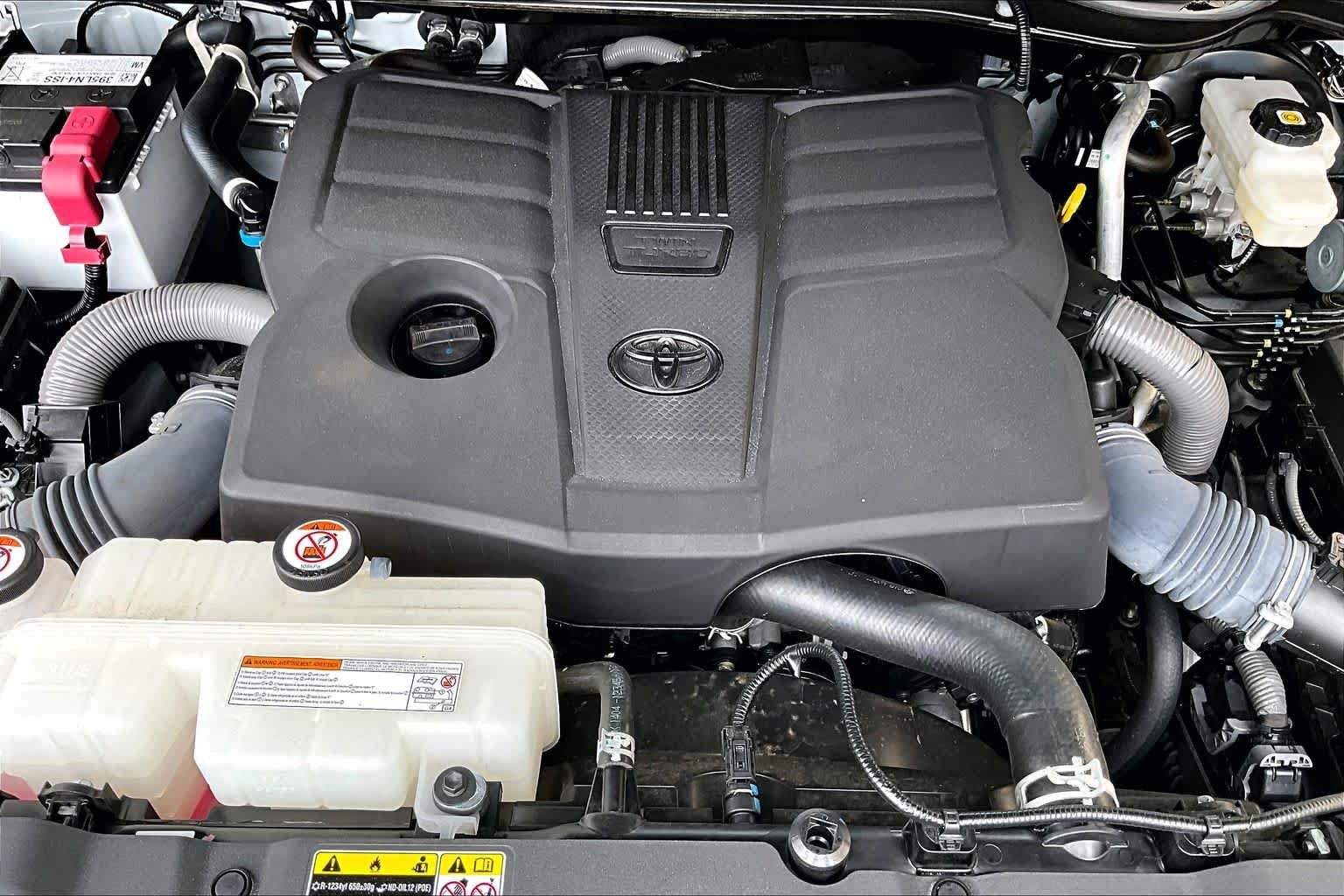 Used 2024 Ice Cap Toyota SR5 image 33