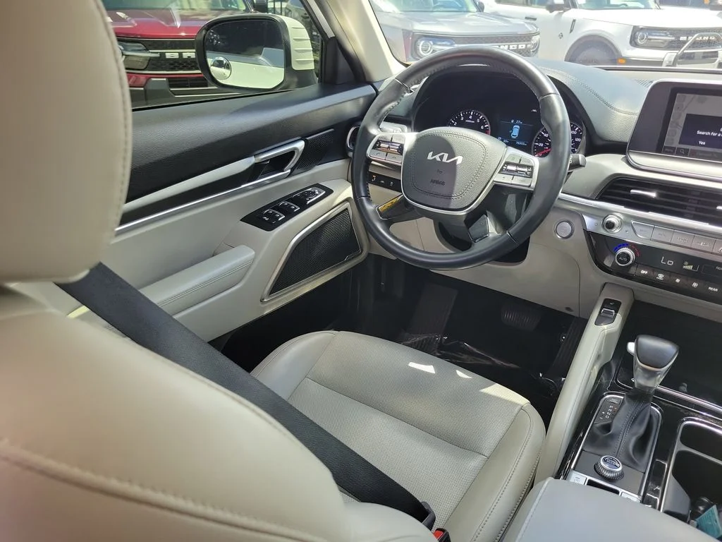 Used 2022 Glacial White Pearl Kia S image 12