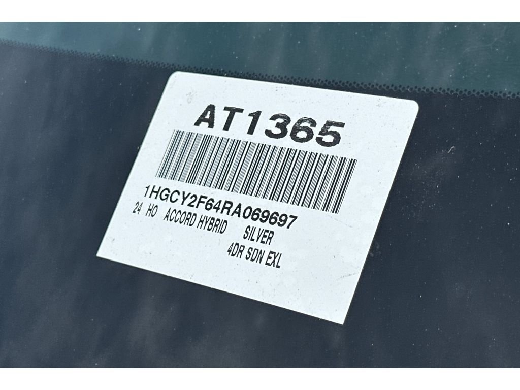 Used 2024 Solar Silver Metallic Honda EX-L image 19