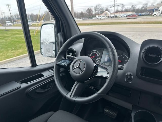 New 2026 Jet Black Mercedes-Benz 4500 image 22