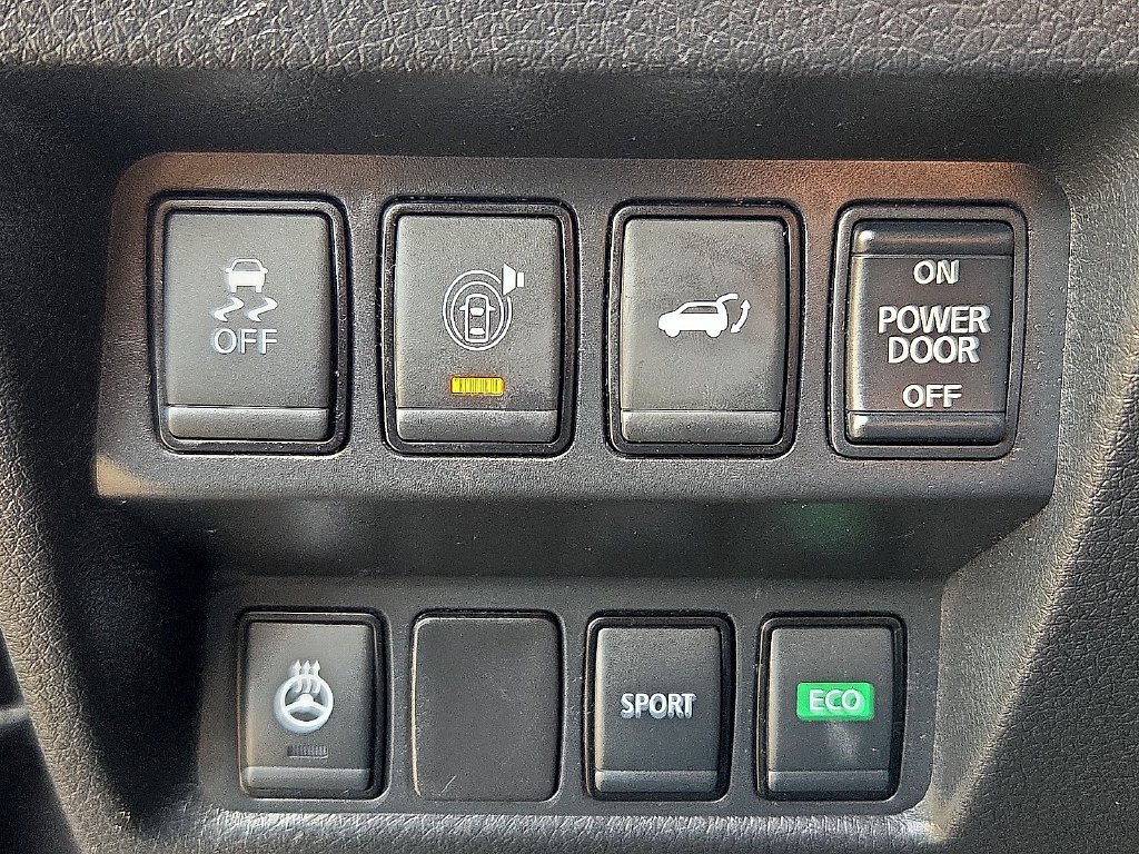 Used 2017 Gray Nissan SL image 18