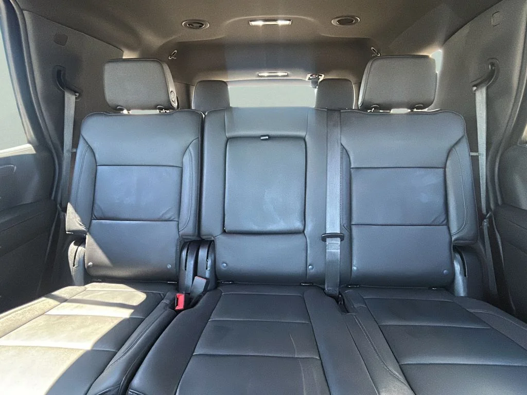 Used 2025 Gray Chevrolet Z71 image 17