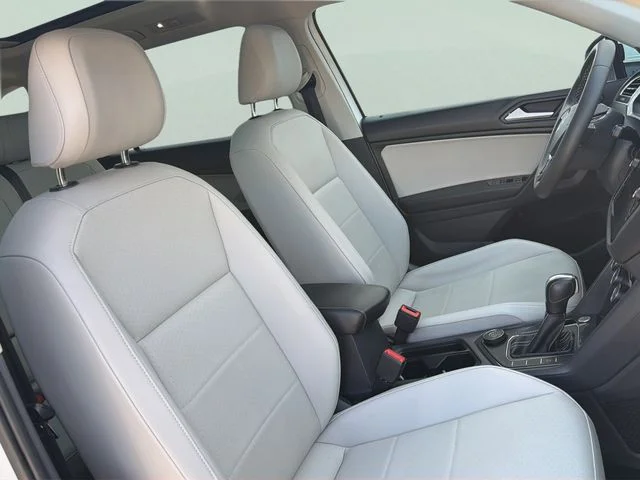 Certified Used 2021 White Volkswagen 2.0T SE image 20