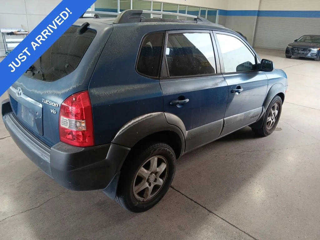 Used 2005  Hyundai  image 3