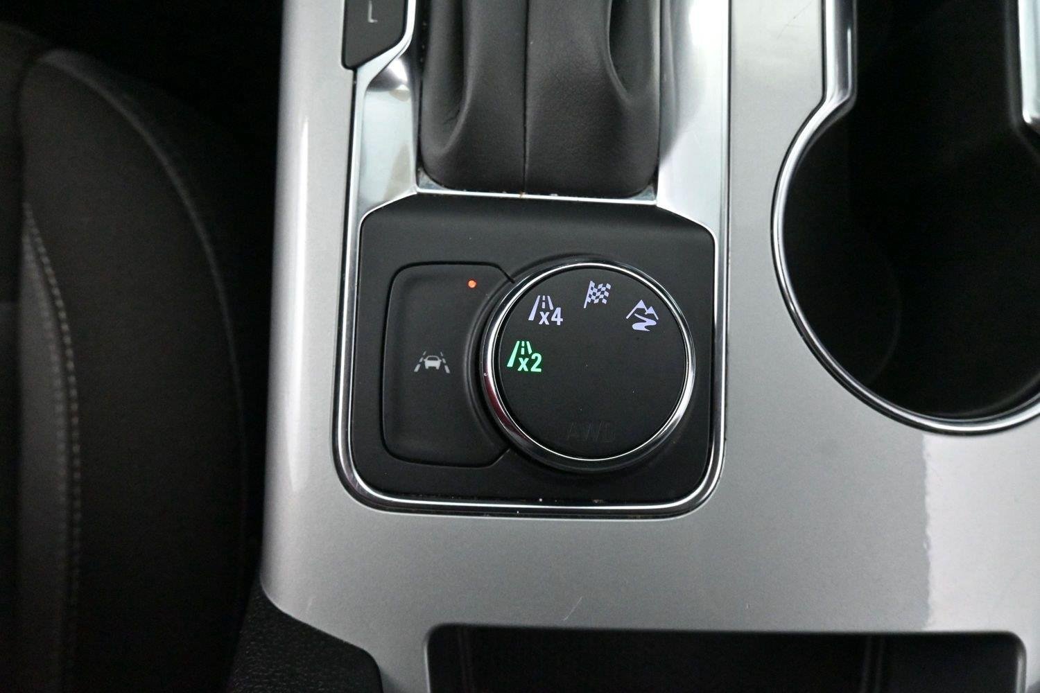 Used 2025 Black Chevrolet 2LT image 26