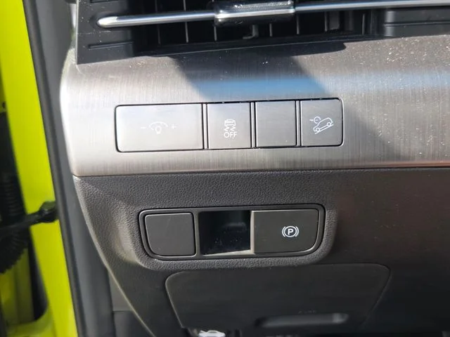 Used 2024 Yellow Hyundai SEL image 29