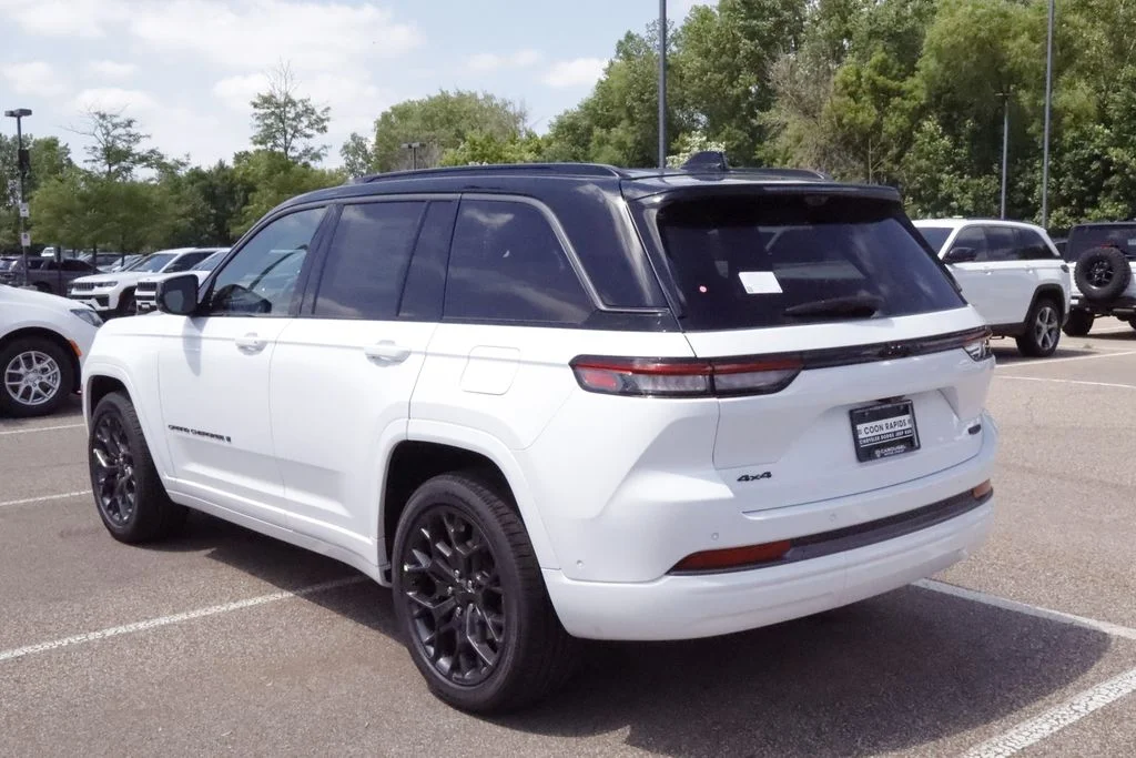 New 2026 Bright White Clear-Coat Exterior Paint Jeep Summit image 10