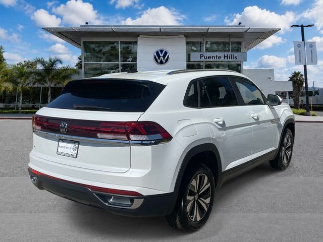 New 2026 White/off-white Volkswagen SE image 4