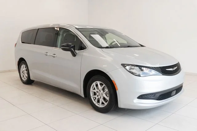 Used 2024 Silver Chrysler LX image 7