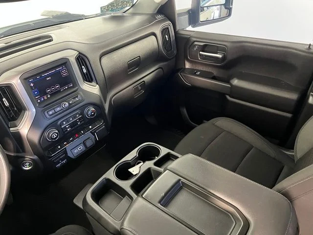 Used 2024 White Chevrolet Custom image 25