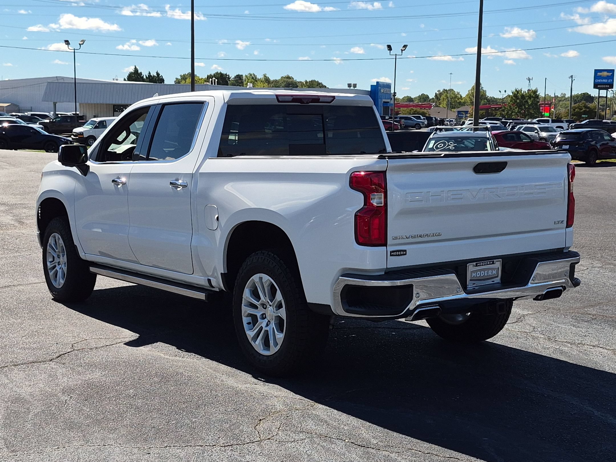 Used 2022 Iridescent Pearl Tricoat Chevrolet LTZ image 3