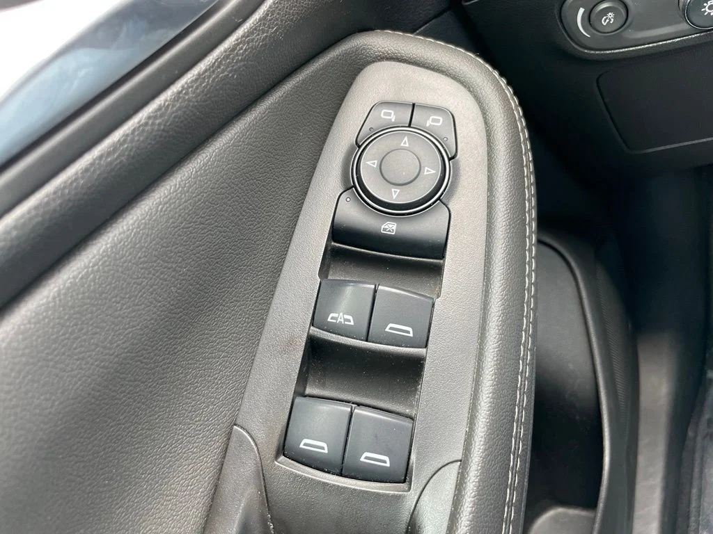 Used 2024 Summit White Buick Sport Touring image 21