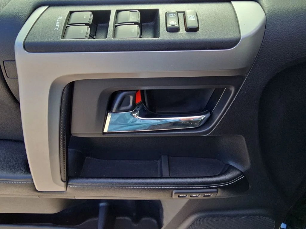 2015 Toyota 4Runner Limited - Photo 24