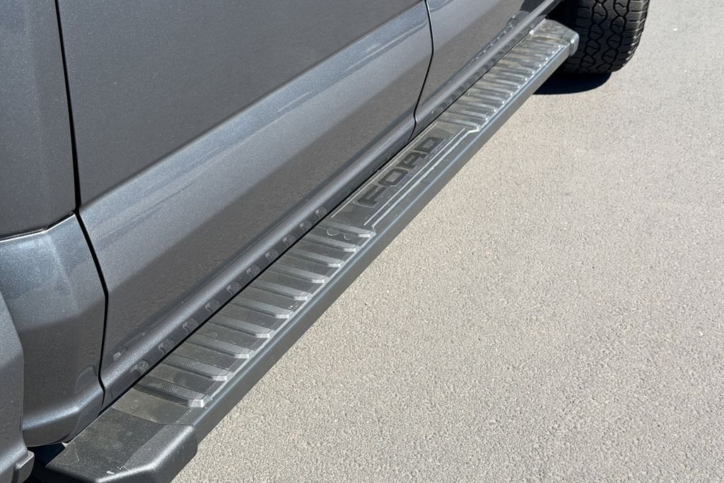 New 2026 Carbonized Gray Metallic Ford XLT image 7