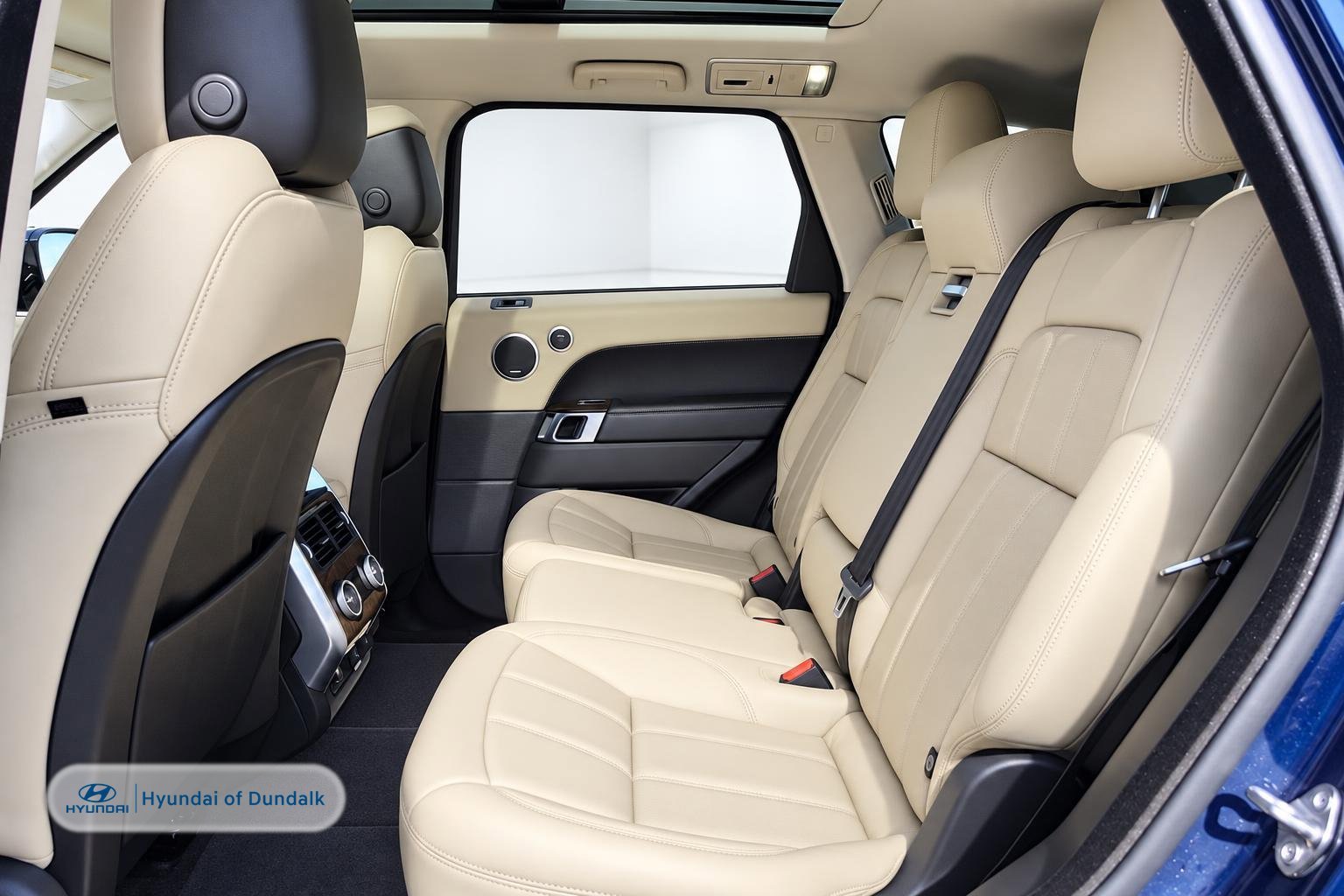 Used 2021 Blue Land Rover HSE Dynamic image 9