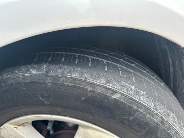 Used 2015 White Kia LX image 18